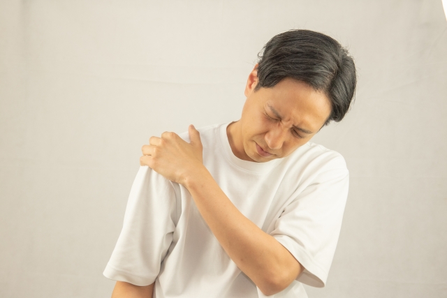 40肩が50肩に出世？48歳で発症した私が実感した“年齢と痛みの関係”